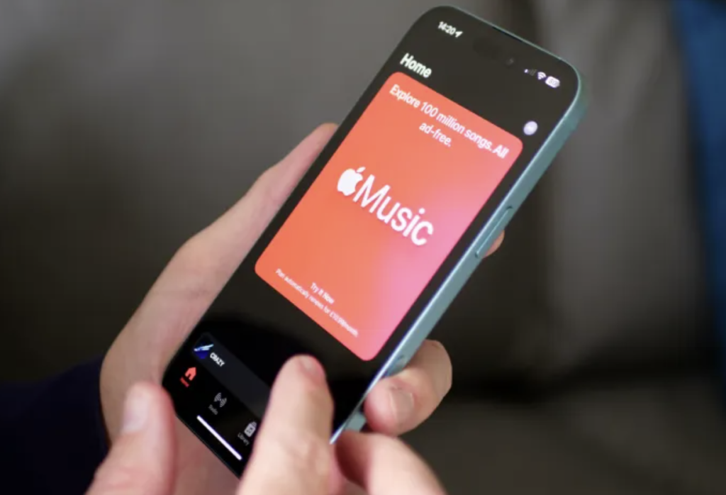 Some users have reported that their iPhone 16 touchscreen becomes unresponsive. This often happens because of the slimmer bezels, which may cause accidental touches on the screen's edges.